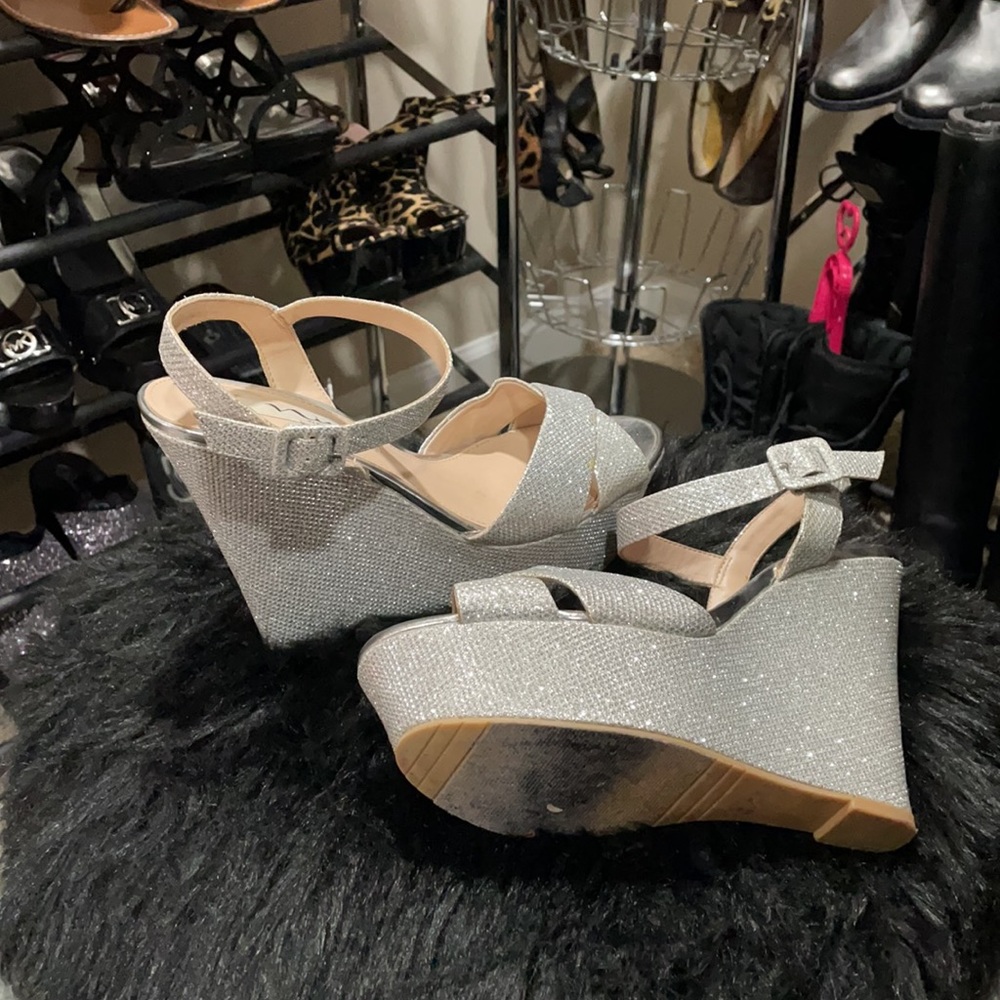 EUC silver glitter platform wedge